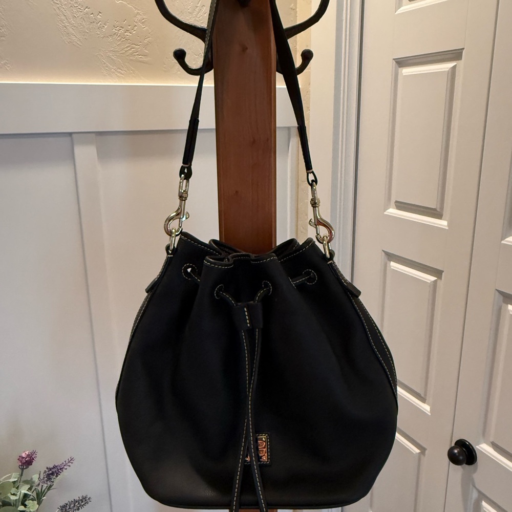 Dooney & Bourke Black Leather Drawstring Hobo with Contrast Stitching EUC - Picture 3 of 8